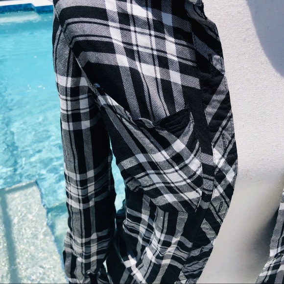 ⭐️Flannel button down⭐️ - Picture 2 of 6